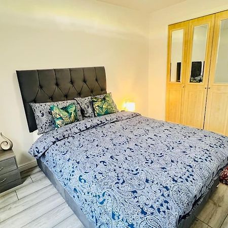 Superb 2 Bedroom Apartment With Free Parking Edimburgo Exterior foto