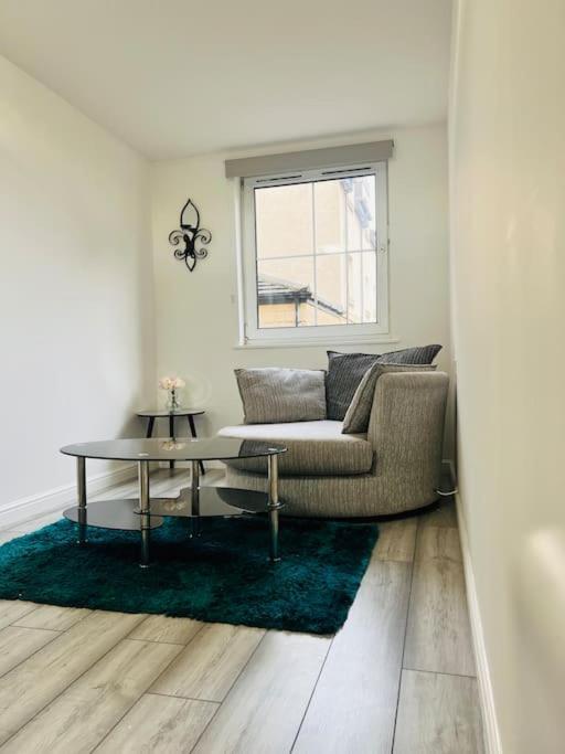 Superb 2 Bedroom Apartment With Free Parking Edimburgo Exterior foto